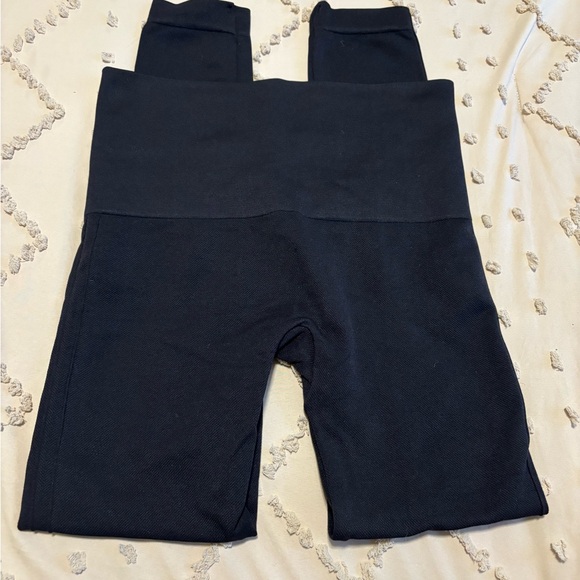 Spanx seamless Shaping Leggings - Picture 6 of 6